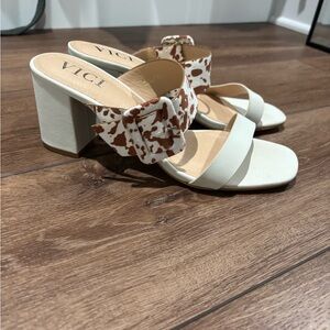 VICI Women's Cream and Brown Block Heel Sandals